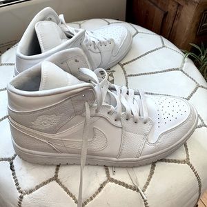 Jordan Air Jordan 1 Mid “Triple White” Nike